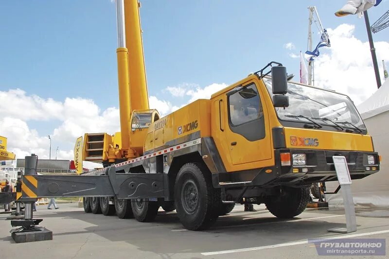 Автокран xcmg qay200. Liebherr LTM 1200-5.1. Бронированные краны Liebherr. LTM 1200-5.1. Кран Терекс и Либхер.