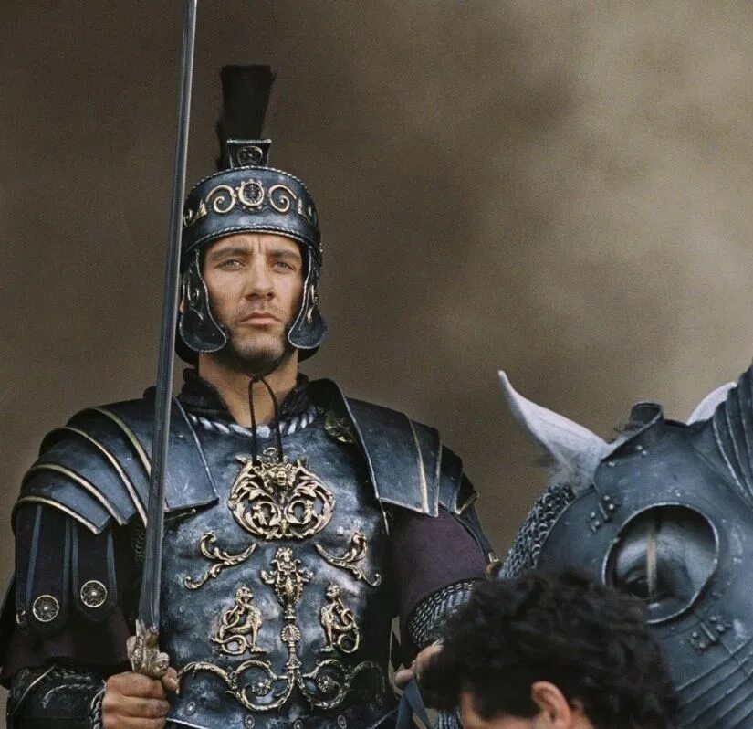 В городе живут рыцари. В городе живут рыцари. Замок феодала раннего средневековья. Стражник у ворот. Средневековая битва.