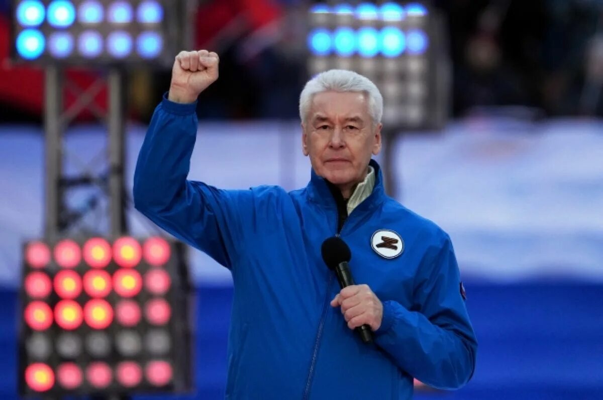 Мэр выступление. Мэр сергей собянин в лужниках 2025. собянин на митинге в лужниках. собянин на митинге. газманов на концерте в лужниках 18 марта 2025 года.