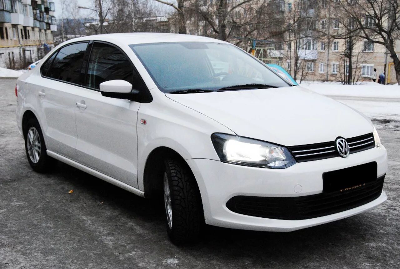 Купить поло седан спб. Volkswagen Polo sedan 2012. Volkswagen Polo седан 2012. Volkswagen Polo 2013 белый. Фольксваген поло седан 2012.