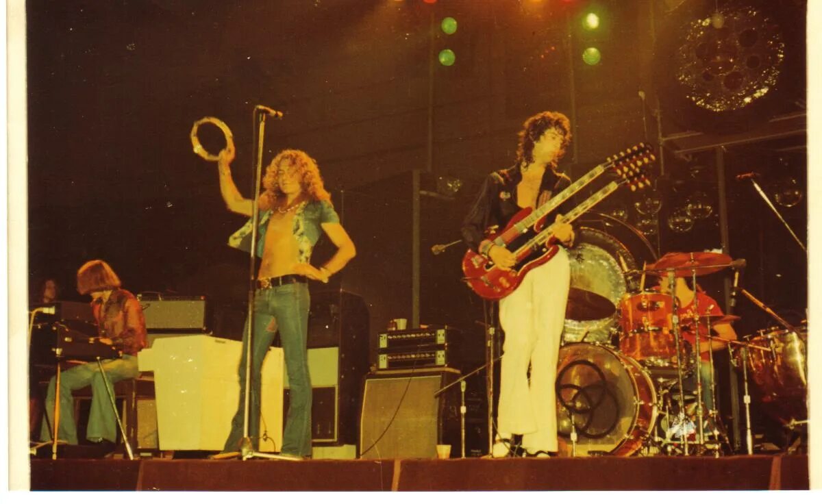 Led zeppelin 1973. Led zeppelin live 1973. led zeppelin madison square garden 1973. концерт лед зеппелин в глазго 1972.