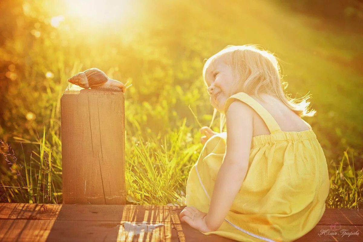 в каждом человеке есть солнце. гармония природы. мир на ладони. фрейдун рассули философия. гармония и счастье.