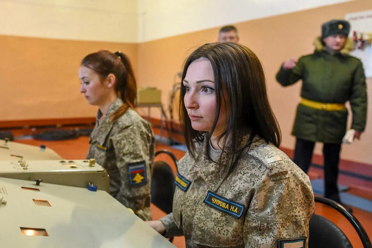 Женщины вс рф. Женщины в Российской армии. Женщины военнослужащие.