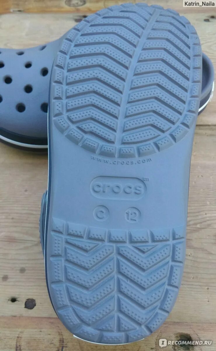 Как отличить crocs. Подошва оригинала крокс Crocs. Сабо крокс подошва. Crocs14006-485.