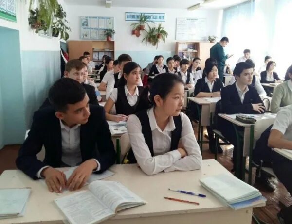 дети в школе узбекистан. начальное образование в узбекистане. школьное образование в узбекистане. в узбекистане будет школа. школьники узбекистана.