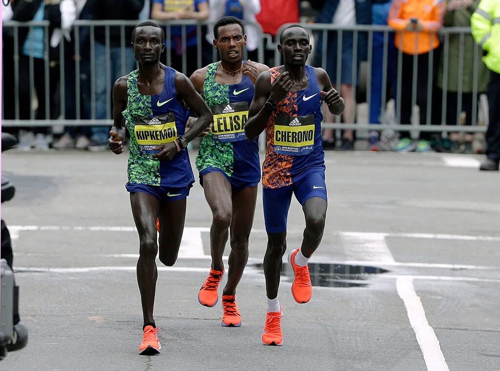 Марафонский бег. Спорт легкая атлетика. Nike running. Элиуд кипчоге легкая атлетика. Марафонцы найк.