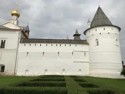 Белокаменные стены кремля