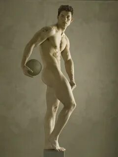 Slideshow male nude modelling.