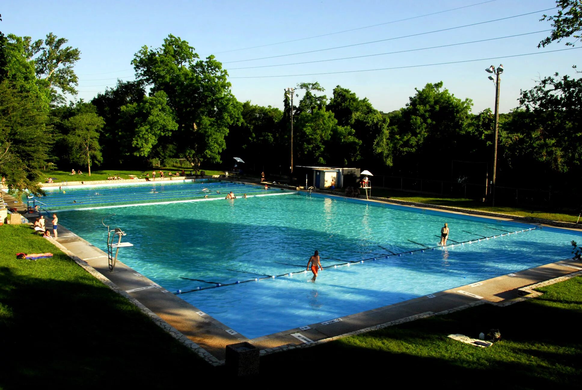 First pool. Старый бассейн. Вихревой бассейн. Barton Springs Pool. Пермский бассейн в Техасе.