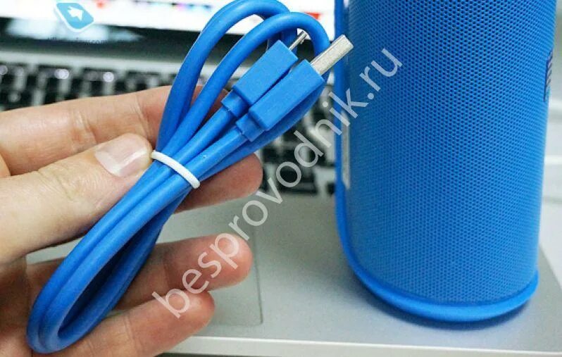 Аукс колонка JBL. Блютуз колонку JBL К телевизору. JBL go 3 USB провод. Провод для подключения блютуз колонки к ПК.