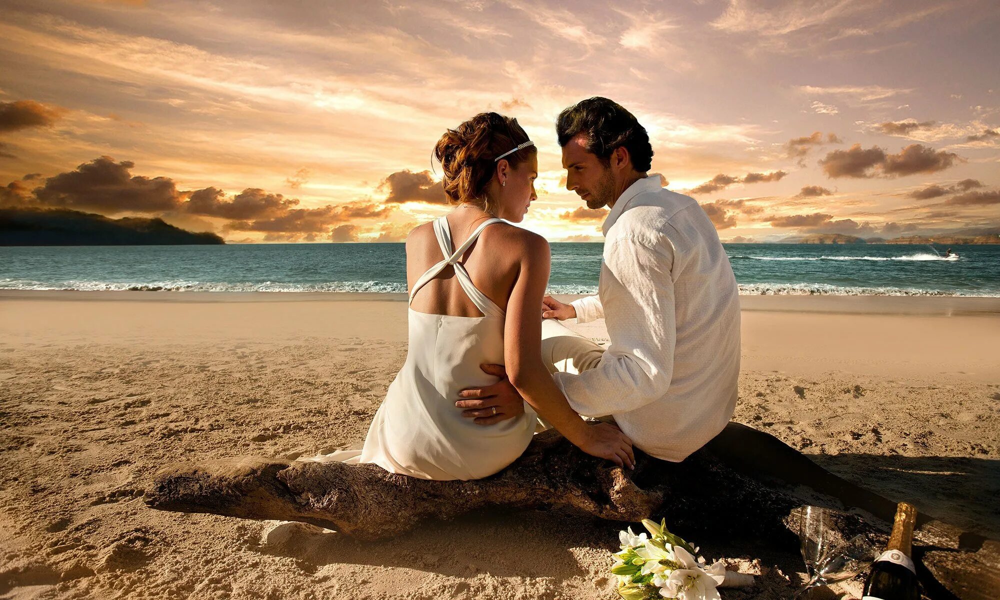 Первые романтики. Александр Тамм. Мужчина и женщина любовь. Влюблённые на берегу моря. Море романтика.