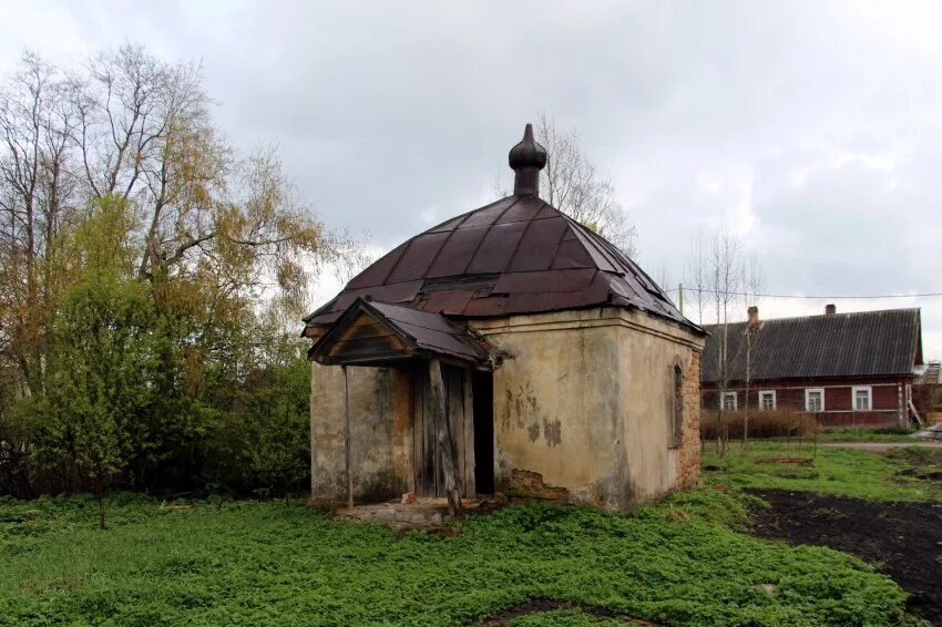 Церковь Троицы Живоначальной, Ивангород (Кингисеппский район), фотография. фасад