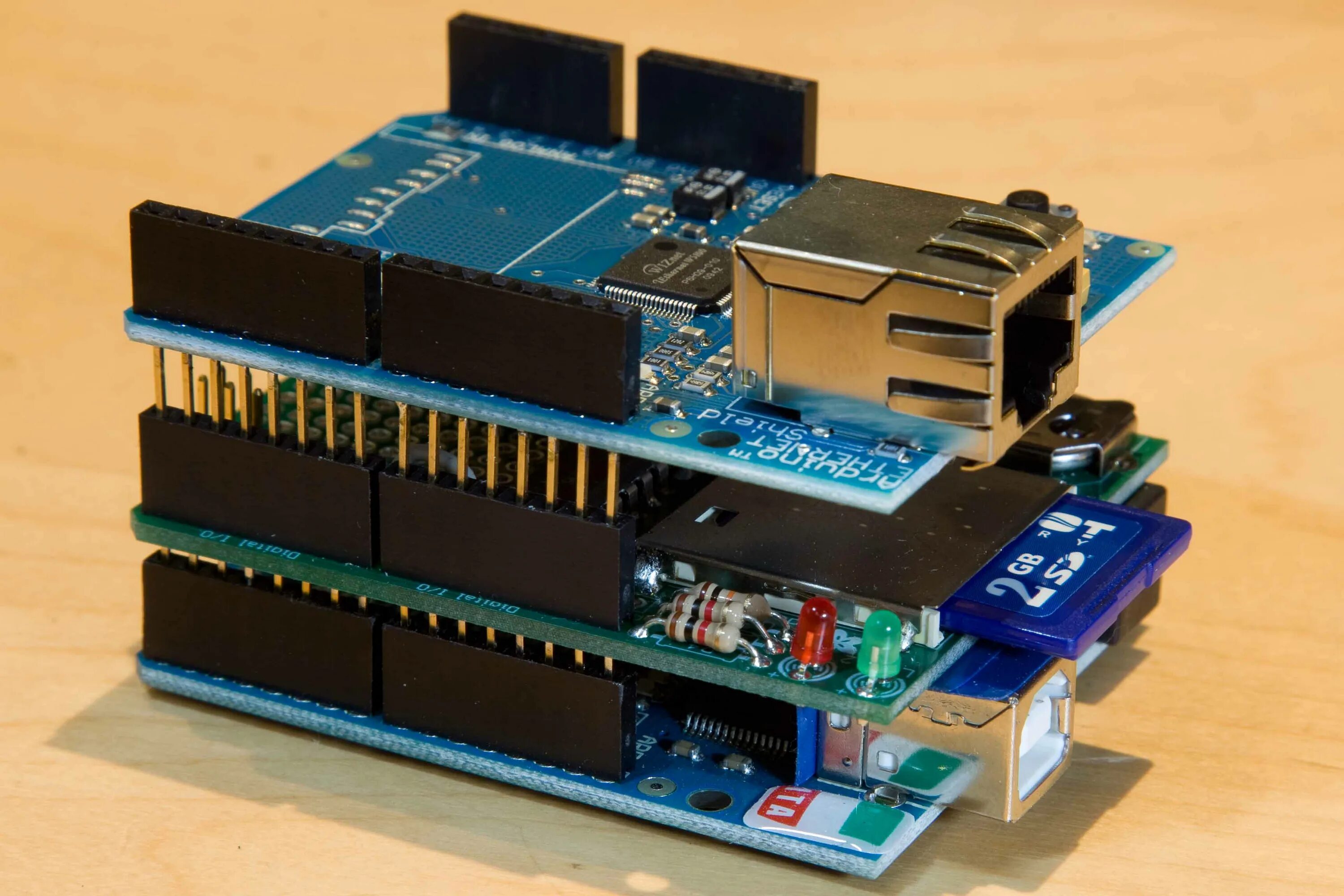 Что такое arduino. Arduino. платформа arduino. naruino. куча ардуино.