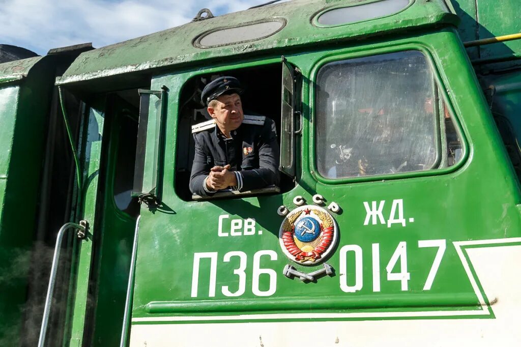 Ретро поезд сыктывкар микунь 2025. Поезда ссср. ретро поезд. ретро поезд сыктывкар. ретро поезд карелия.