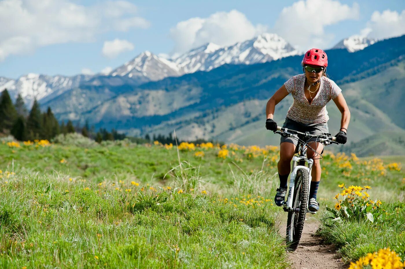 Горный велосипед с человеком. Mountain Bike ID. Bike Riders Wears. Горный велосипед фото с человеком. English bike ride