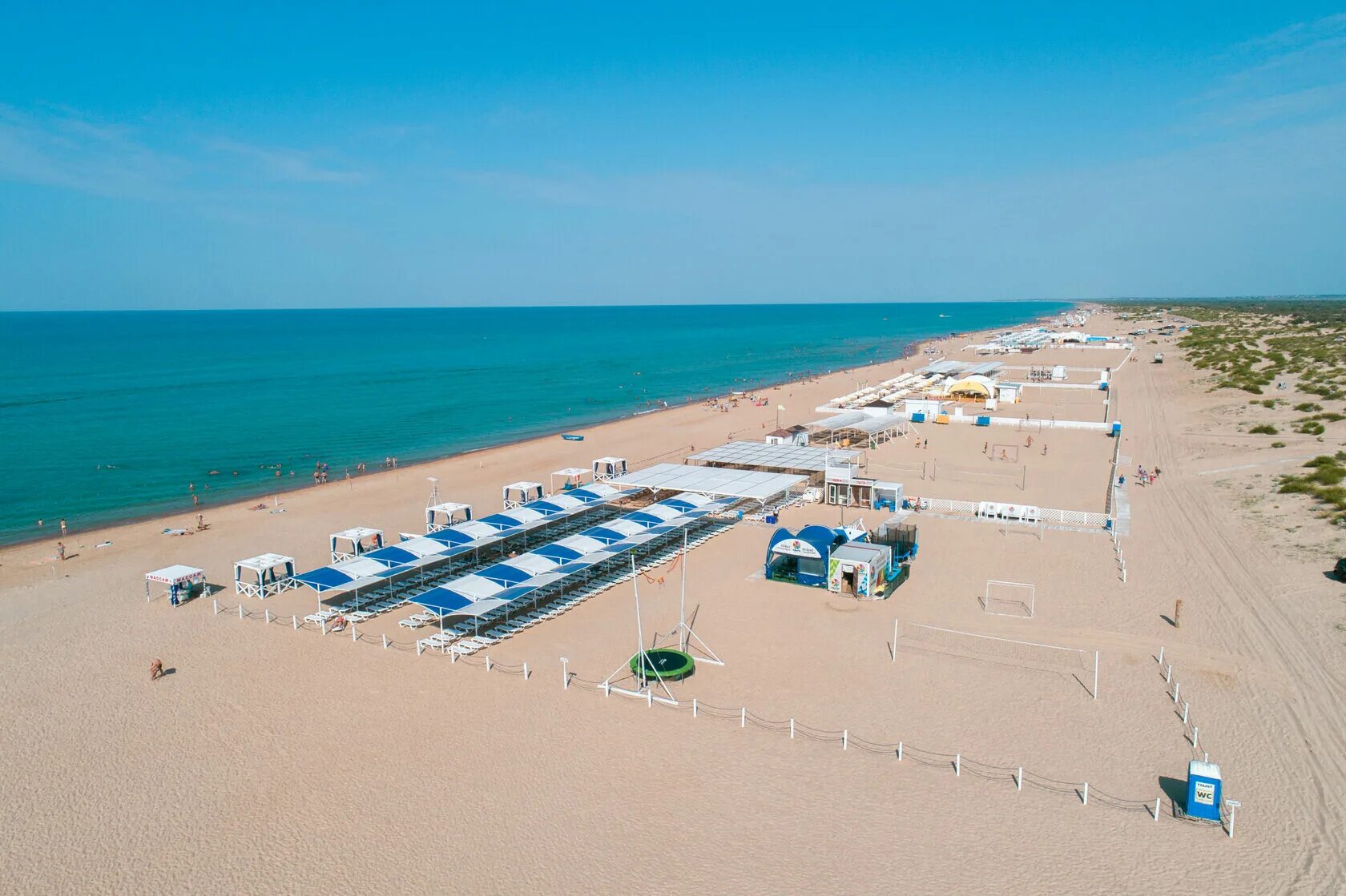 Пляж приморский сочи 2021. Факел архипо-осиповка. Кабардинка эко курорт юг пляж. Бо эко курорт юг кабардинка. Юг 2023 отдых.