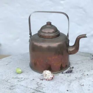 Закопченный чайник