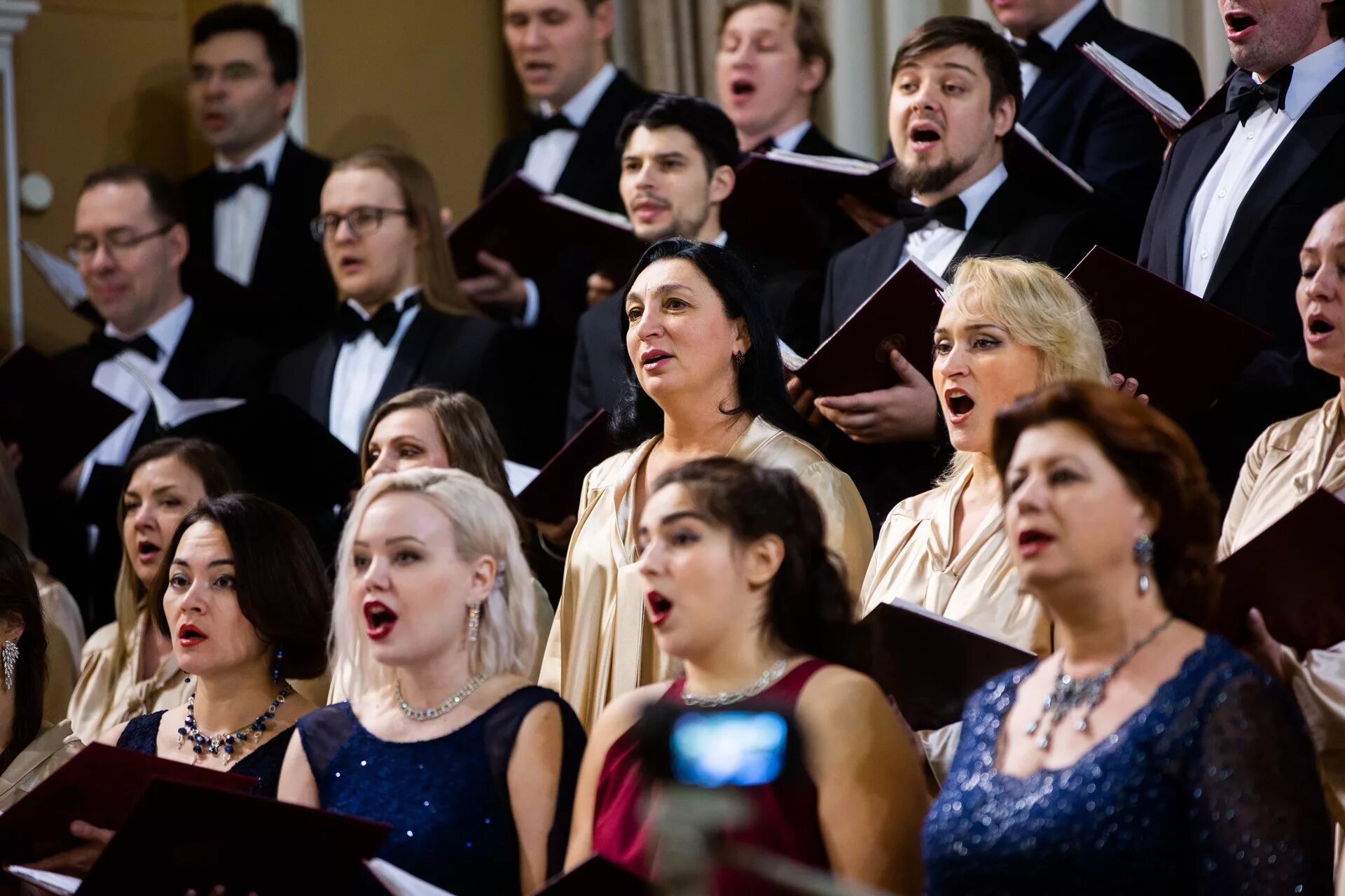 хор государственной академической капеллы санкт-петербурга. капелла юрлова дирижёр. капелла лет. капелла филармония. хоровая капелла люкс мунди.