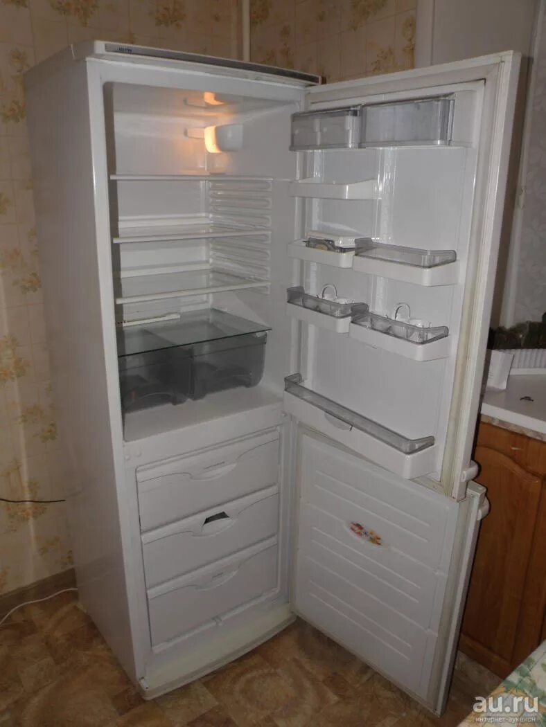Холодильники 2000 год. Холодильник Атлант 2х камерный 2х компрессорный. Холодильник Атлант 2 камерный. Холодильник Атлант 2х камерный 150. Атлант холодильник 3 камерный.