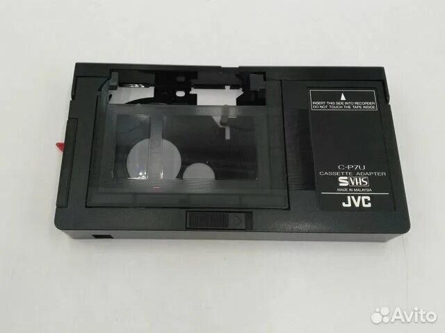 Кассеты для видеомагнитофона. Адаптер для видеокассет VHS-C JVC. Кассетный адаптер SVHS-C/VHS-C на VHS/SVHS. Адаптер JVC C-p7u для видеокассет VHS-C, S-VHS-C. JVC VHS C кассета.