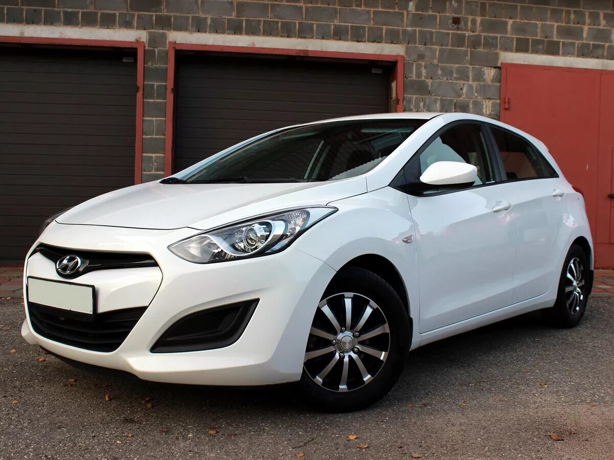 Hyundai solaris i30 хэтчбек. Hyundai i30 2012. Hyundai i30 2012 -30. хендай ай 30 2012. 2012 30.