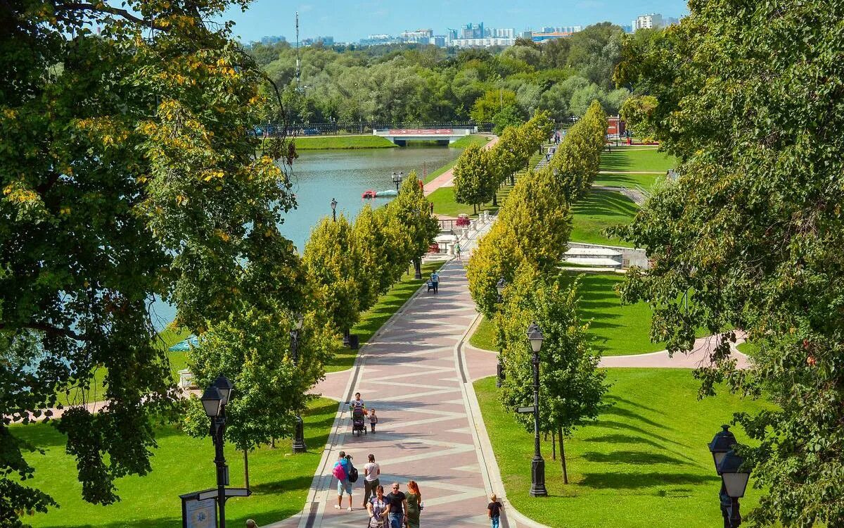 Парк Царицыно скамейки. Дендра парк Царицыно. Парк Царицыно 2019 лето. Царицыно парк Озеленение.