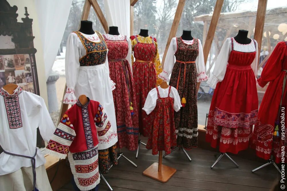 Вечеринка в русско народном стиле. Маслице платьице. Платье из ткани масло. Платье из тонкого трикотажа. Трикотажное платье разноцветное.