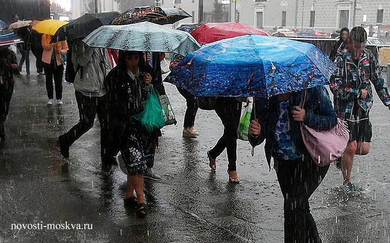 Дожди москва и московская область. Сильный дождь. Дождь в Москве. Сильный дождь в Москве. Дождик в Москве.