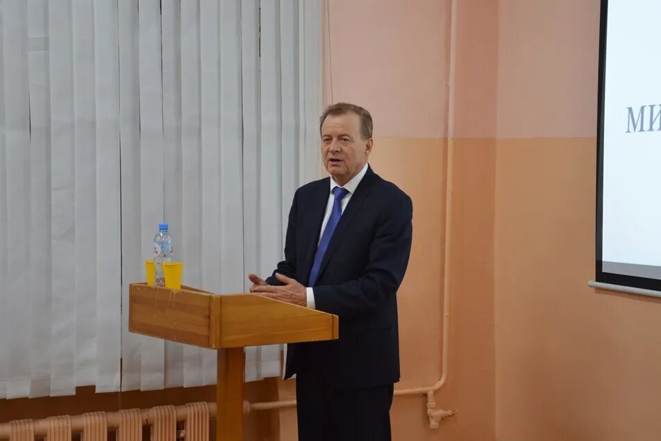 Татьянин глава администрации индустриального района. Глава администрации ленинского района города. Глава администрации ленинского района барнаул. Глава администрации ленинского района барнаул. Главы администраций районов г барнаул.