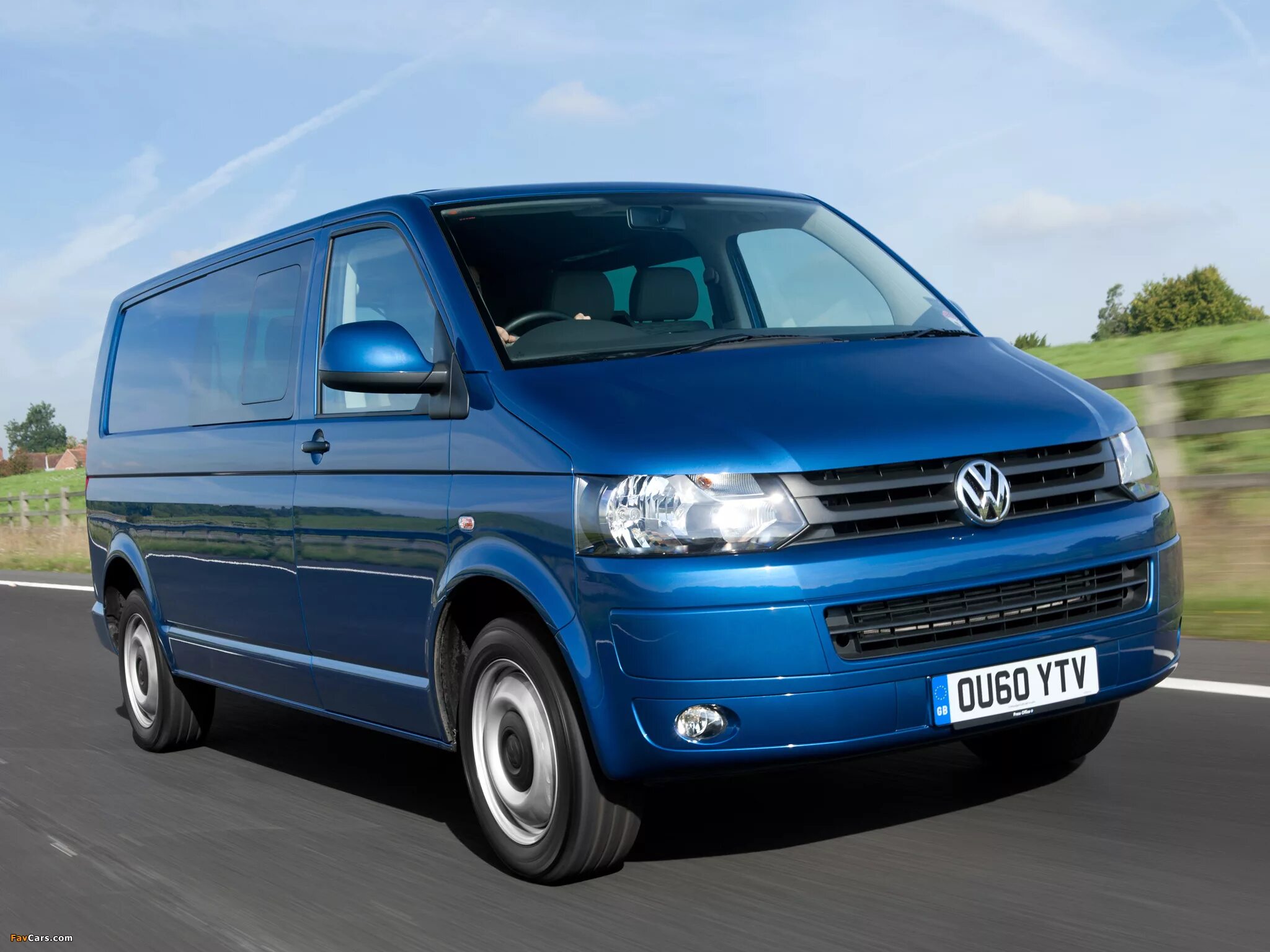 Фольксваген Transporter t5. Volkswagen Transporter (t5) минивэн. Фольксваген Транспортер Комби. Фольксваген Транспортер т5 2010.