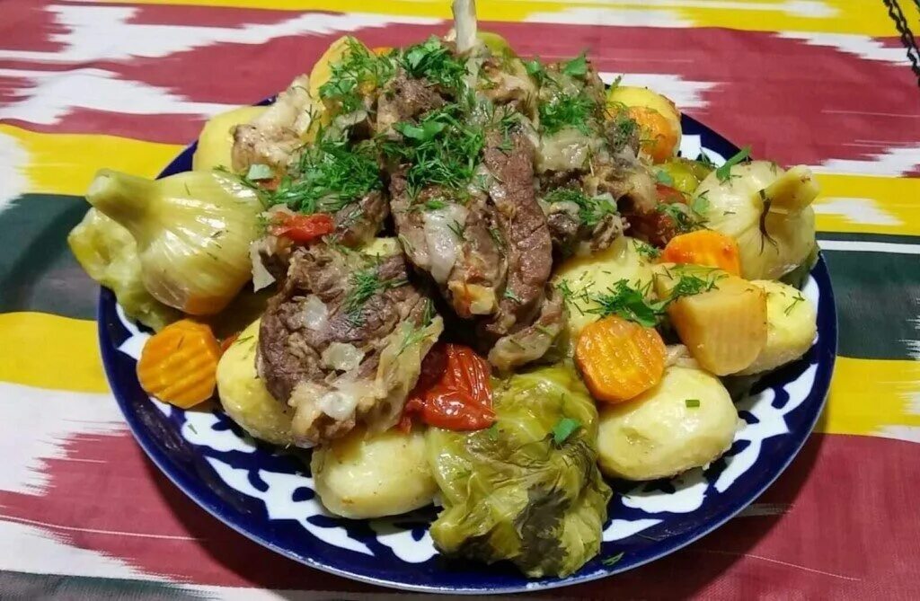 Узбекская дымляма. Дымляма в казане. Узбекская кухня дымляма. Афганский куурдак.