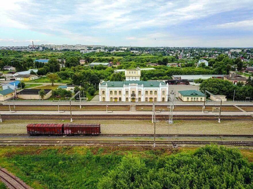 Мценск Орловская область вокзал. Железнодорожный вокзал Мценск. Мценск вокзал ЖД станция. Город Мценск ЖД вокзал. Погода город мценск