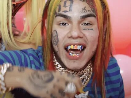 Tekashi 69 nude.