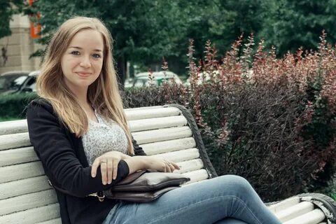Есть девушки на свете