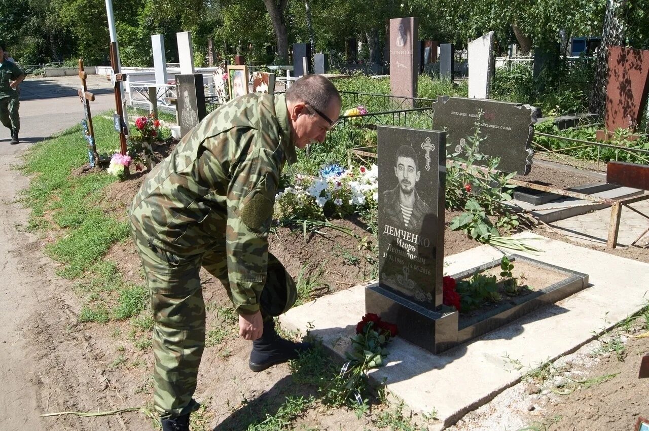 Списки погибших днр. Могилы погибших ополченцев.