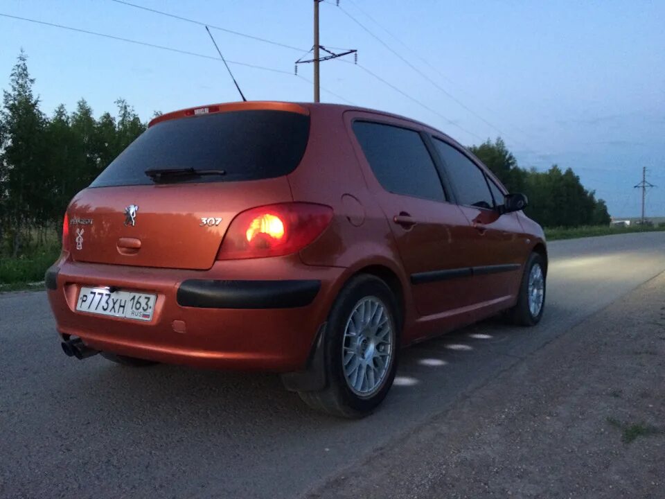 Пежо 307 1.6 бензин купить. Peugeot 307 2002. Peugeot 307 2002 год. Пыжик 307. Пежо 307 колхоз.