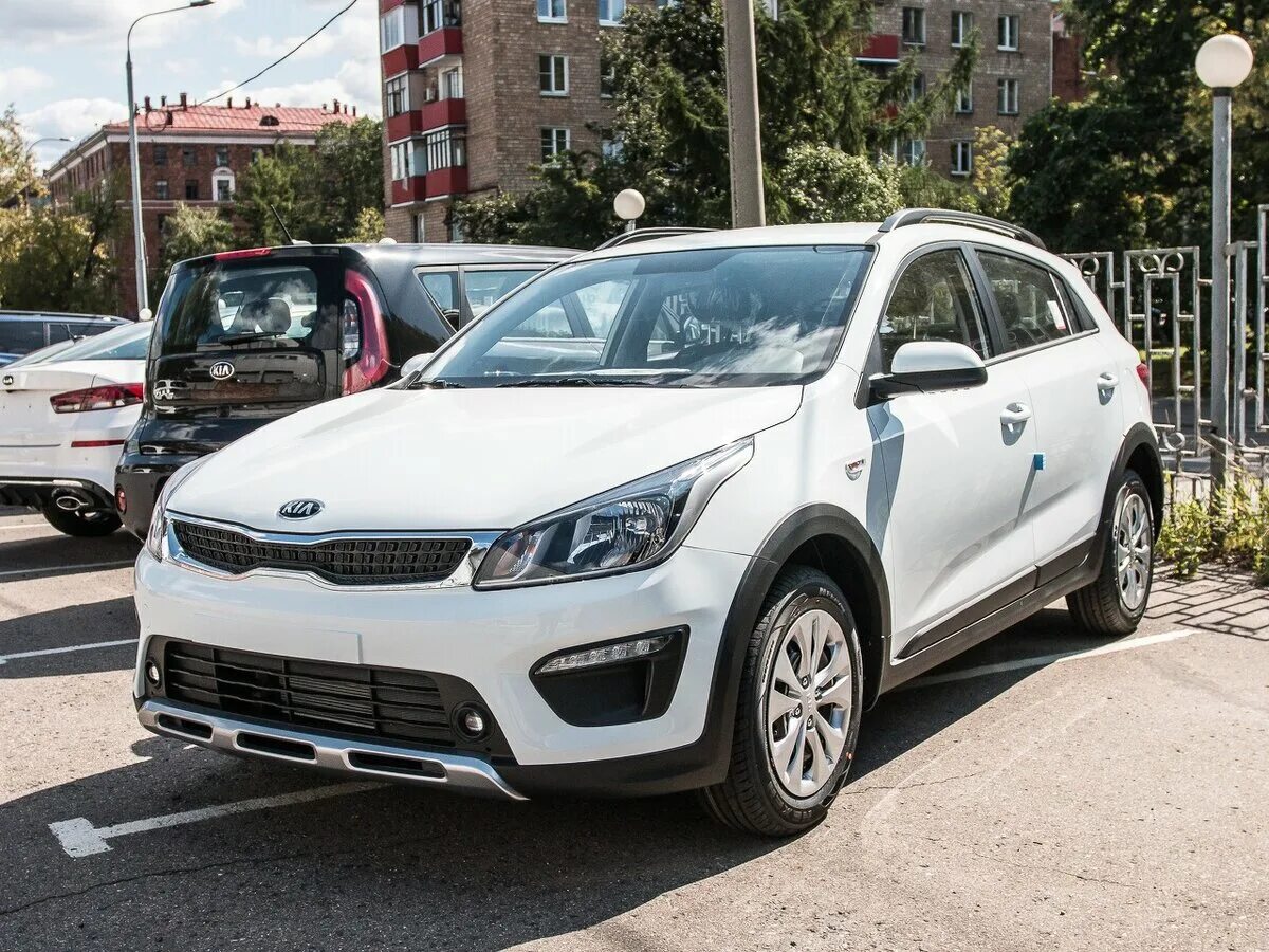 Рио икс лайн рио 2018 год. Kia Rio x-line 2018. Kia Rio XLINE белый. Kia Rio x-line 2018 белый. Kia Rio x белая.