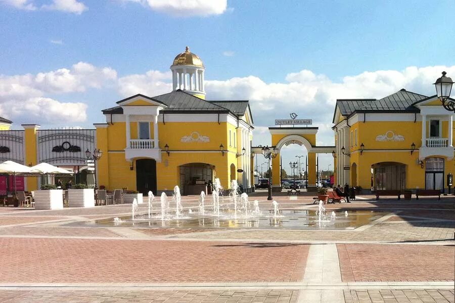 грин виладж белая дача. новорязанское шоссе 8 аутлет. москва, новорязанское ш. Outlet village белая дача. пик за аутлетом виладж.