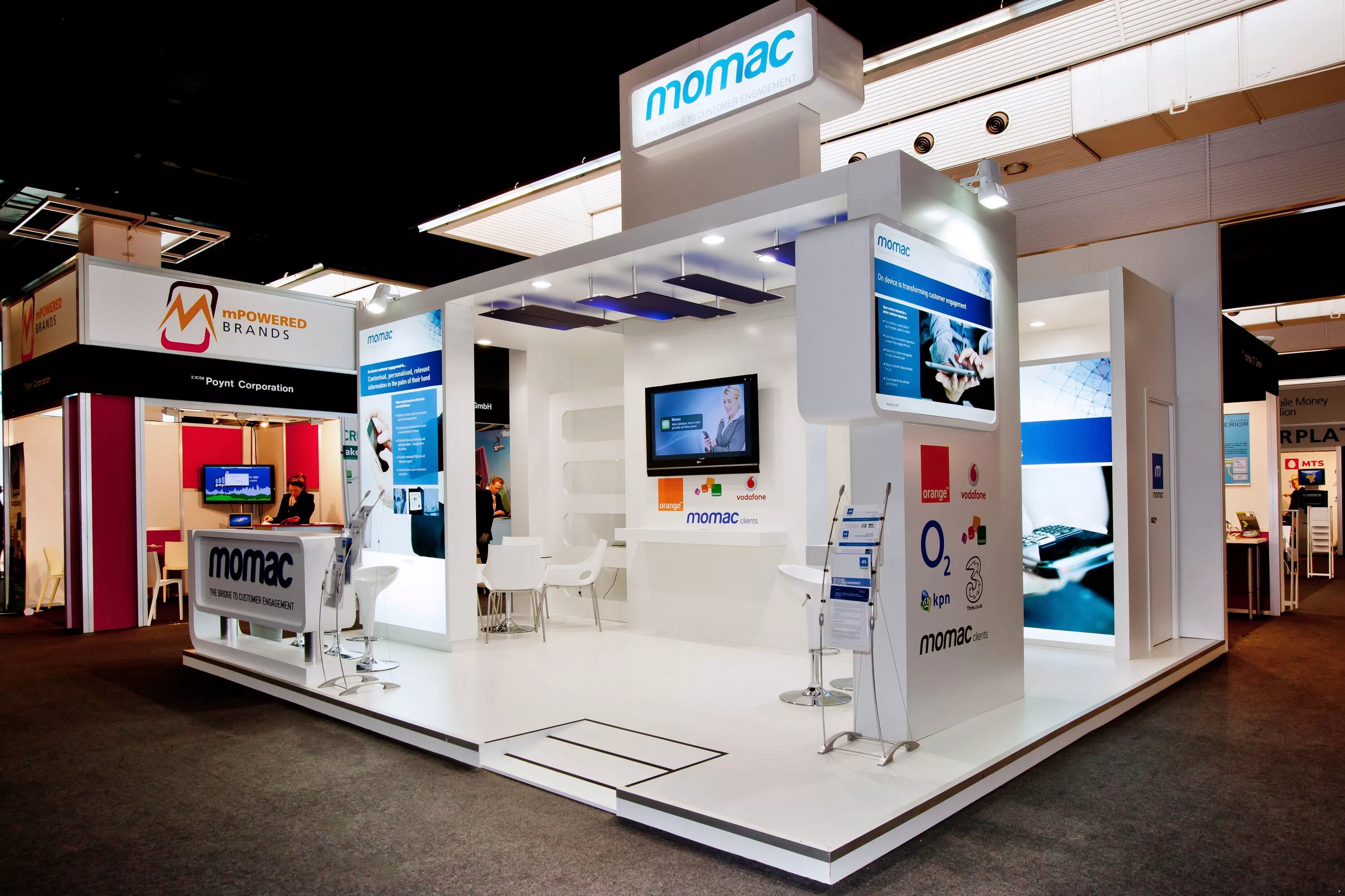 Exhibition booth. Сквозной стенд на выставке. Exhibition booth design. Выставочное пространство. Каркасные стенды для музеев.