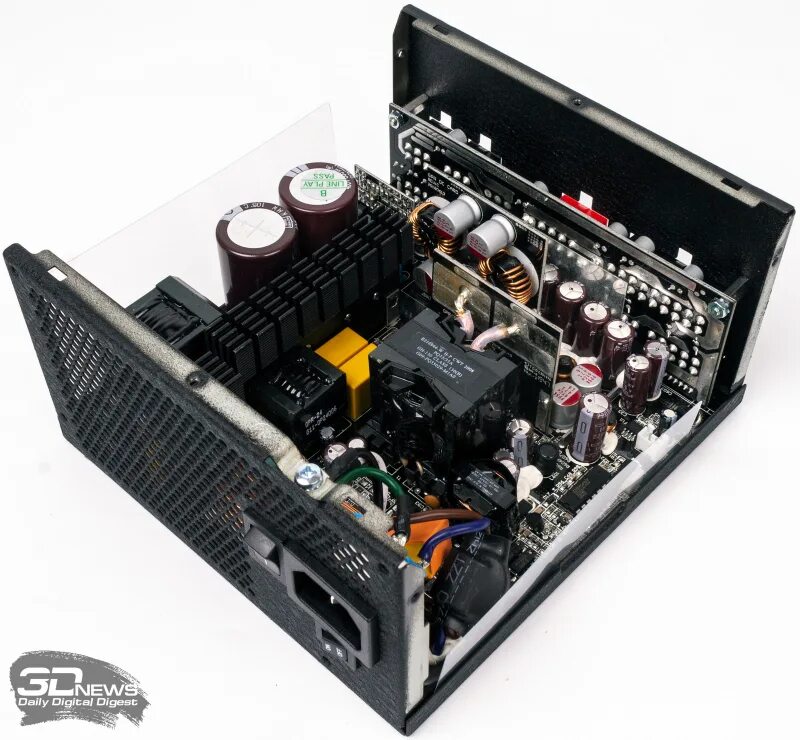 Chieftec gpu 750fc 750w. Chieftronic gpu-750fc. chieftec gpu-750fc тумблеры. золотой копус блок питания. gpx-750fc обзор.