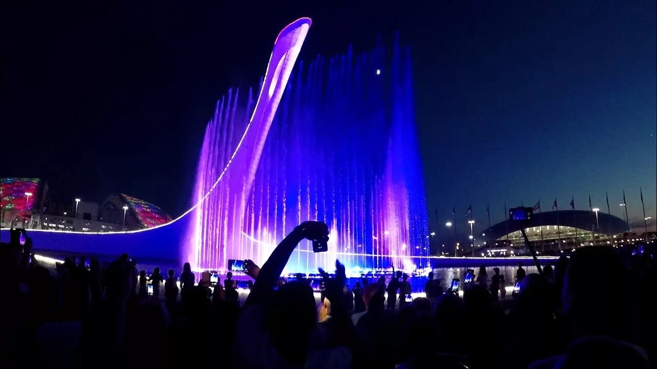 Олимпийский парк сегодня поющие фонтаны. Фонтан Адлер Олимпийский парк. Поющие фонтаны Сочи Олимпийский парк. Сочи парк Адлер фонтан. Фонтан в Олимпийском парке Адлер.