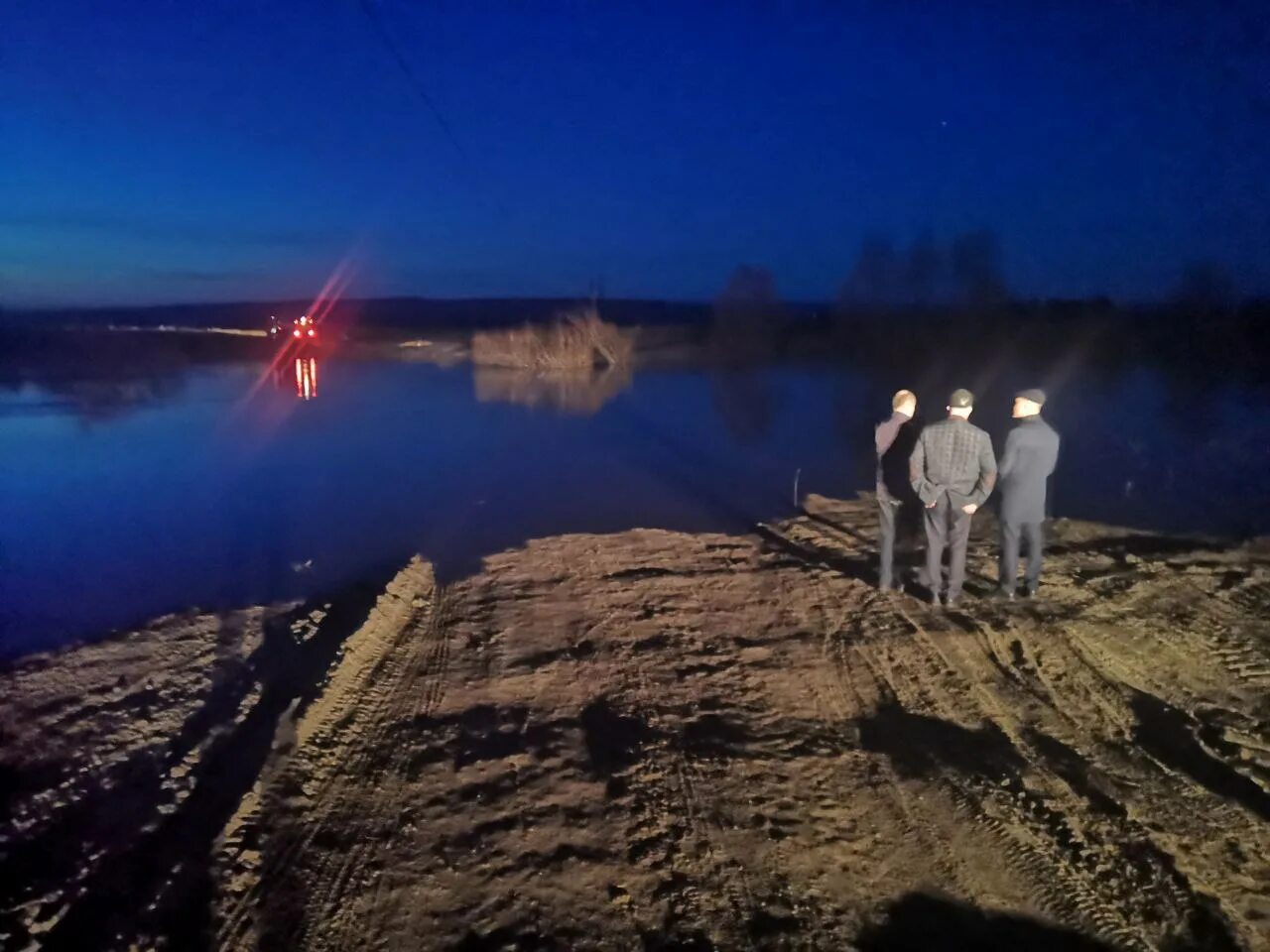 Новый мост в Нижегородской области. Мост через реку Нежеголь. Мост на воде Нижегородская область. Происшествие в Гагинском районе Нижегородской области.