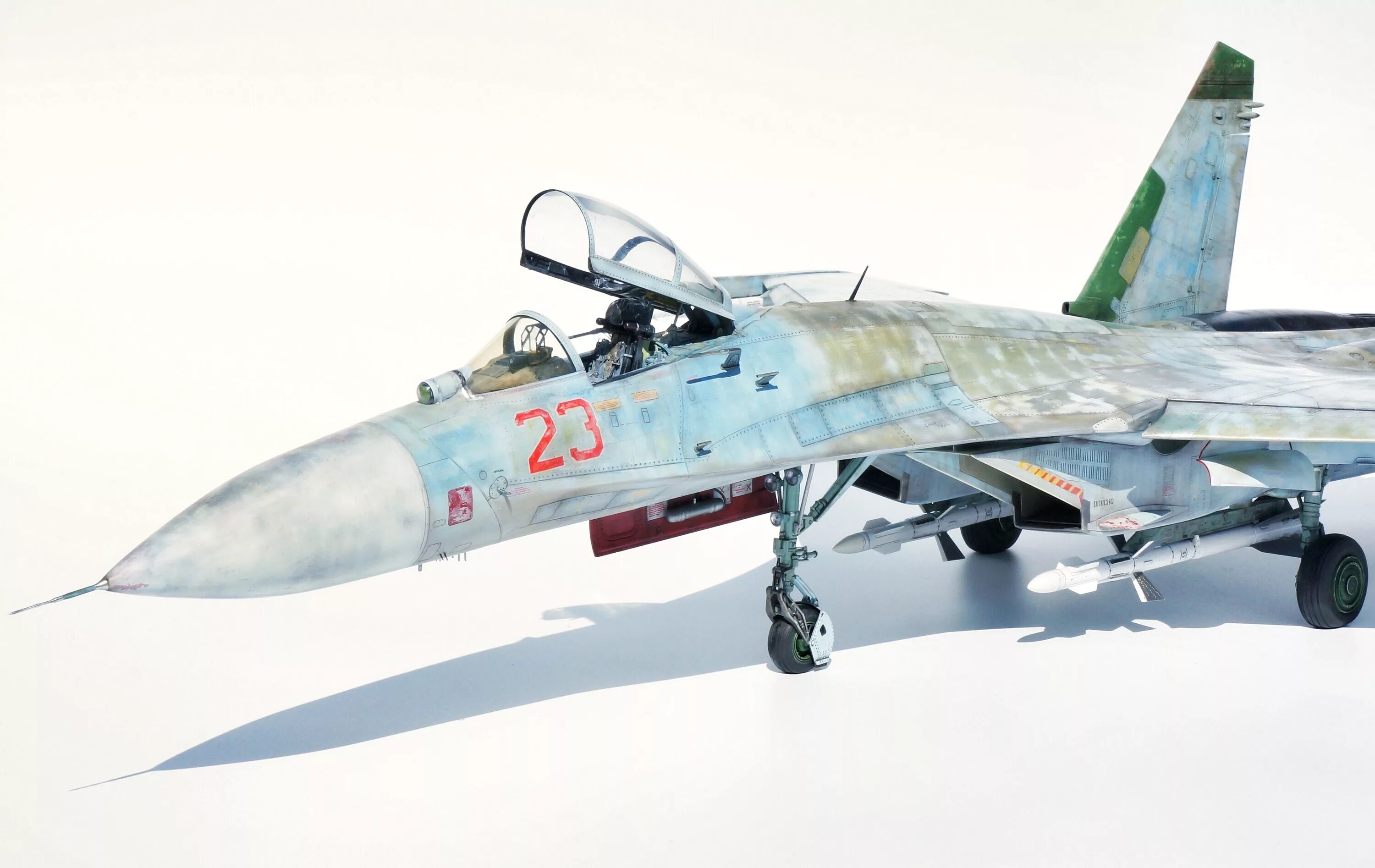 Су 27 1. Су-27 1/32 Trumpeter. Су-27 1/32 Трумпетер. Су-27уб 1/32. Модель Су 27 Трумпетер 1 к 32.