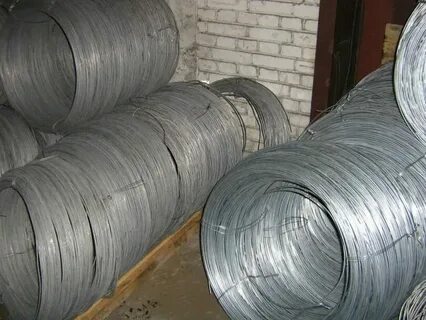 Почему телеграфная проволока провисает летом больше чем