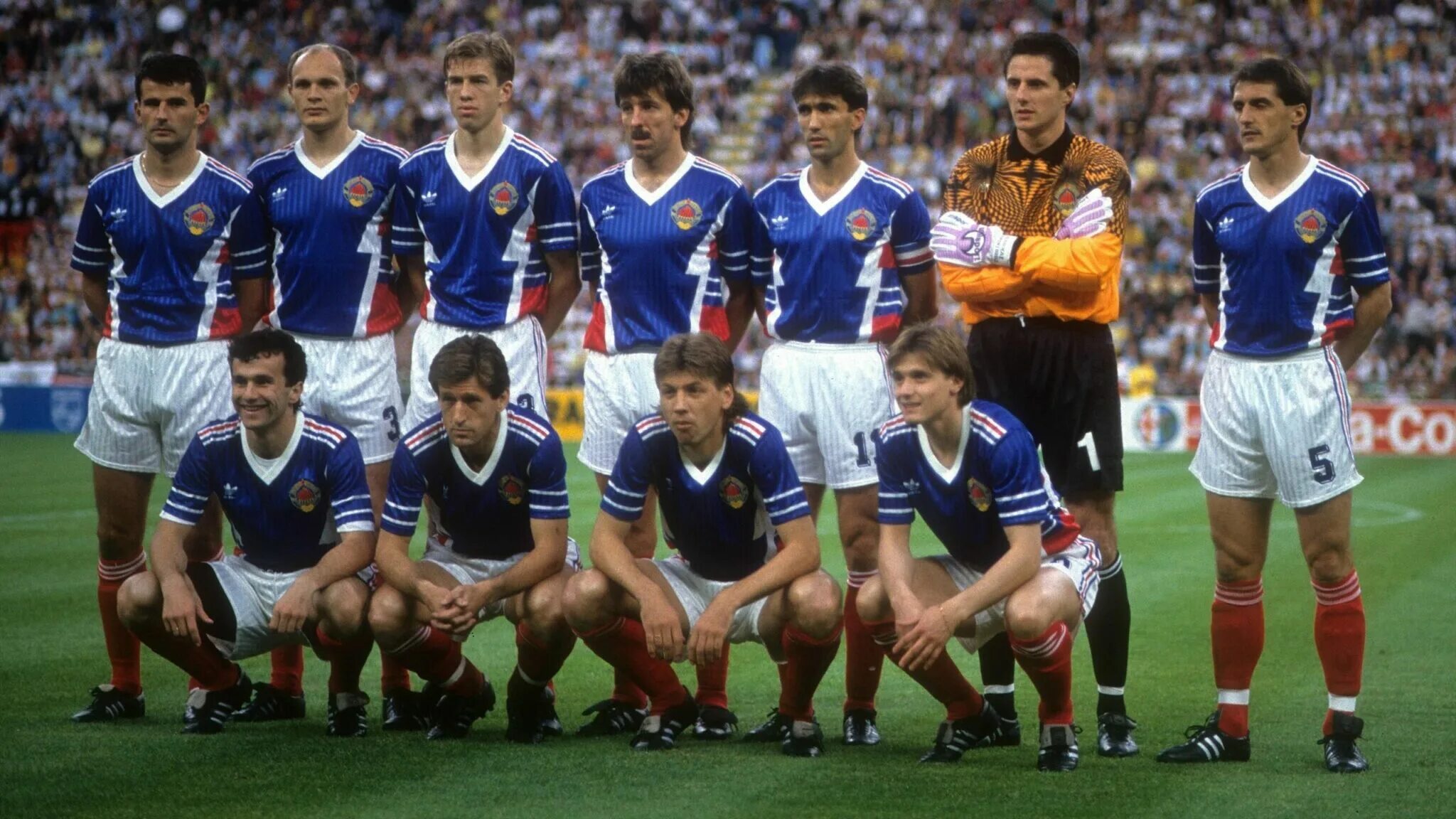 Англия франция чехословакия. Сборная Югославии 1990. Yugoslavia Team 1990 года. Сборная Италии на ЧМ 1990. Сборная Франции 2000.
