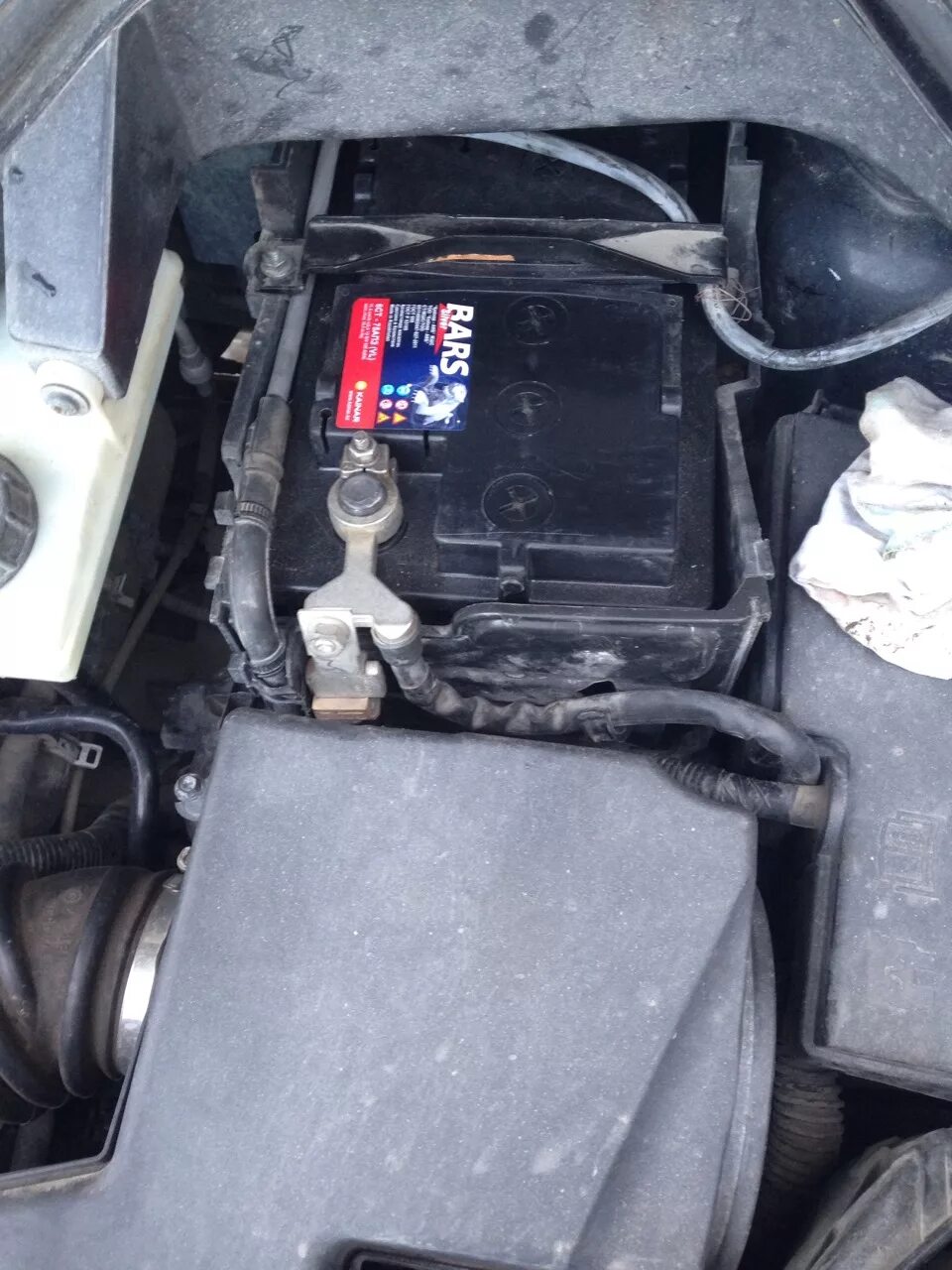 Замена аккумулятора :) - Ford C-Max I, 2 л, 2008 года своими руками DRIVE2