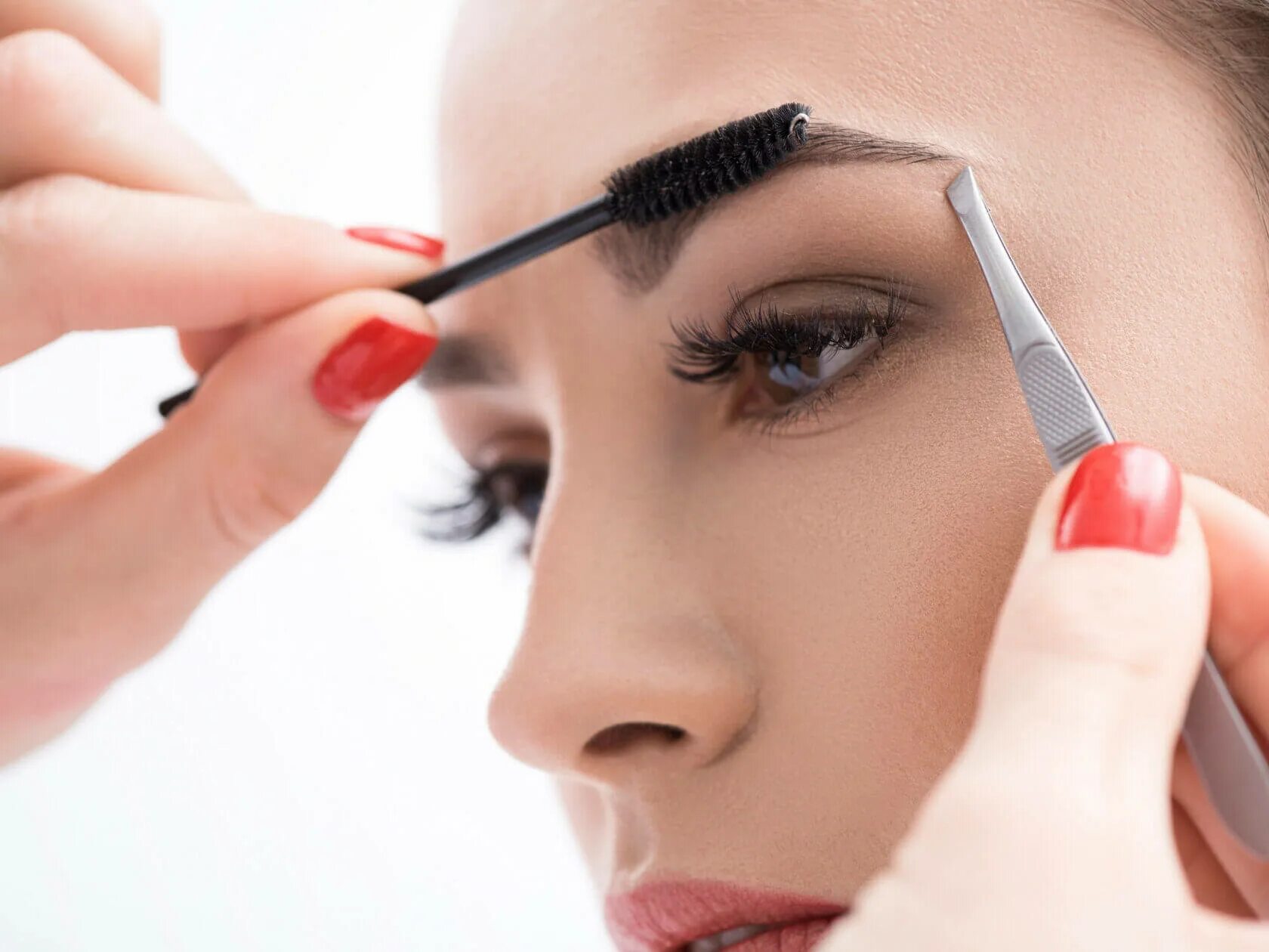 Studio nails brows