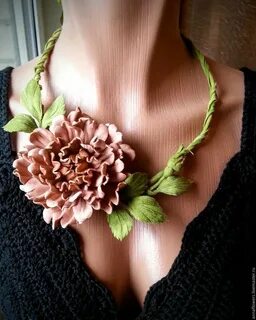 Украшение цветок на шею