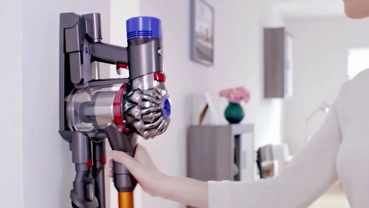 Как работает дайсон. Пылесос дайсон 8. dyson v8 absolute. пылесос dyson v11 absolute. дайсон v8 абсолют.