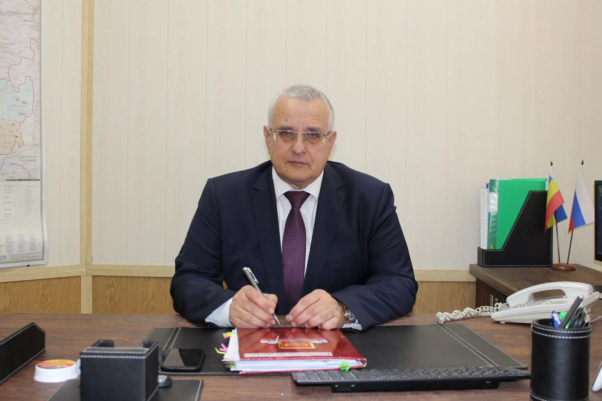 еремин михаил анатольевич хмао. деменок департамент ветеринарии. руководителя ветеринарной службы. кигинская районная ветеринарная станция. начальник управления ветеринарии республики калмыкия.